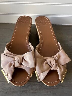 Tory Burch Beige Bow Leather Slide Mules with Gold Trim